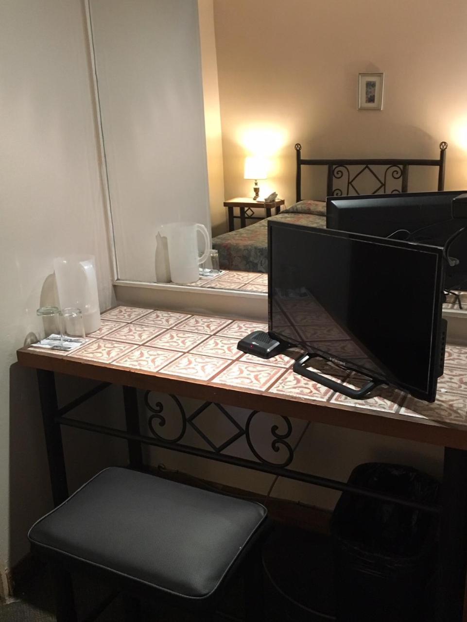 Hotel Impala 华雷斯城 外观 照片